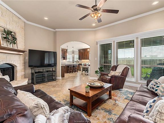 5th image of 2148 Chestnut Oak Cir