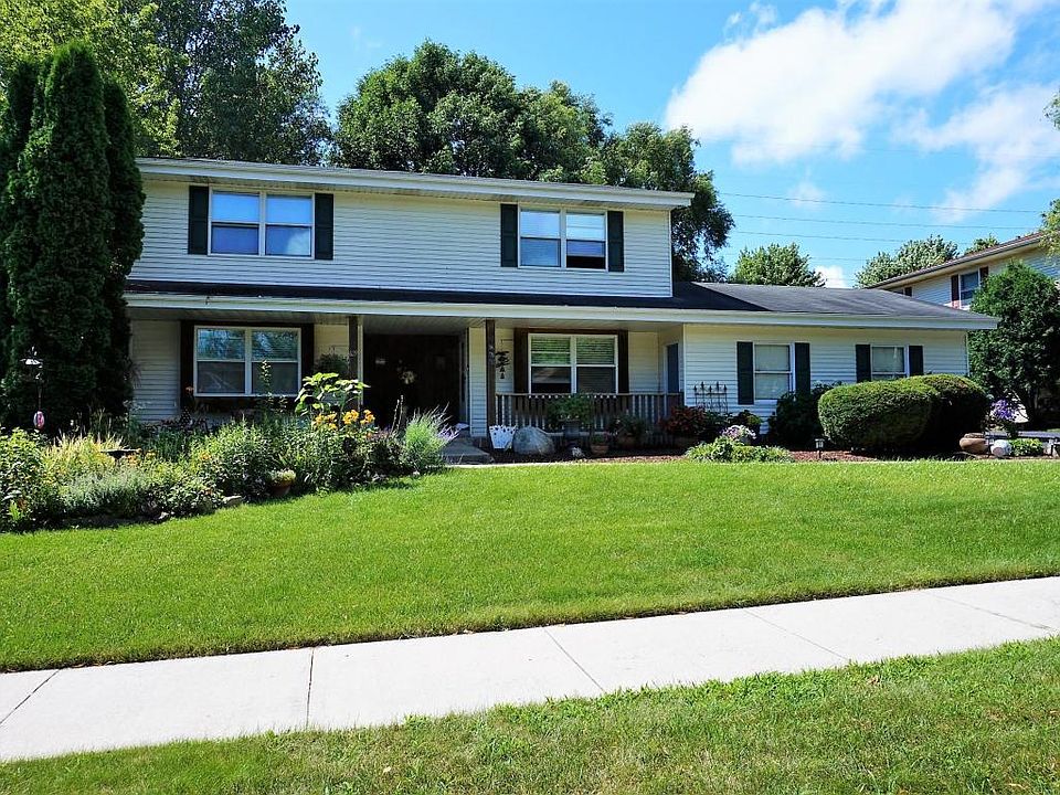 1st image of 629 W Briarknoll Ct #1