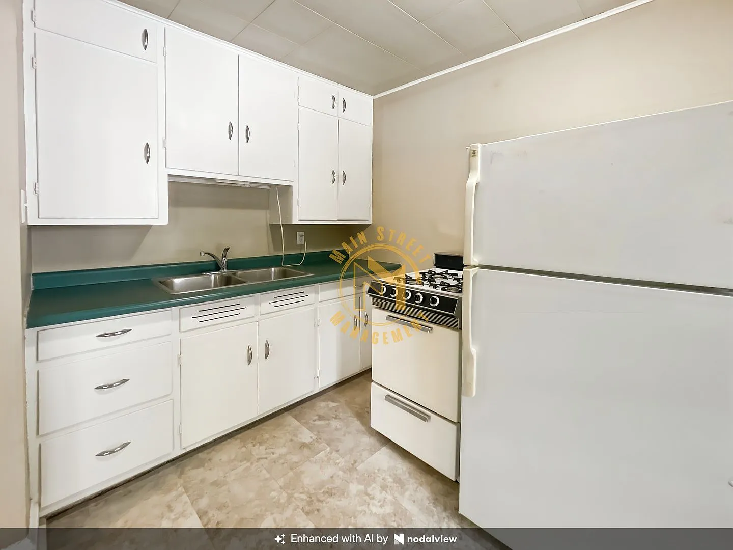 1330 E Walnut St. — Photo 3