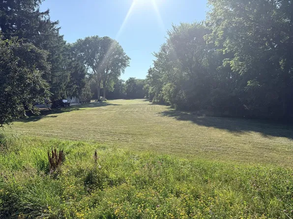 7577 S NORTH CAPE RD ROAD, Franklin, WI 53132