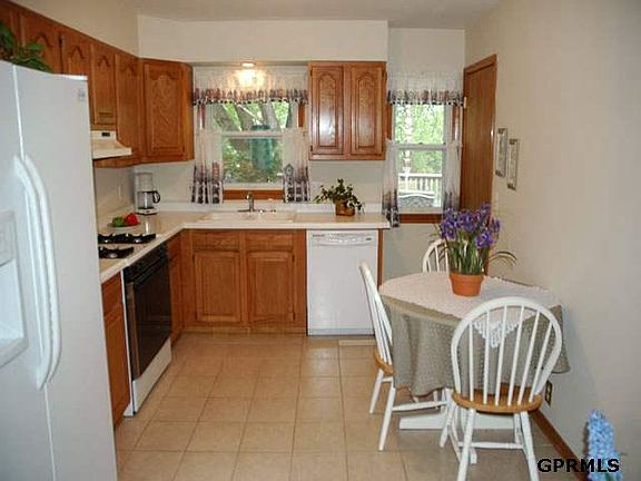 3rd image of 4017 N 92nd Cir