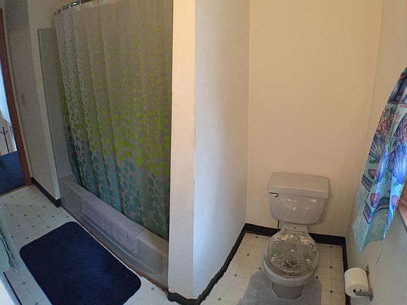 5th image of 371 Lexington St