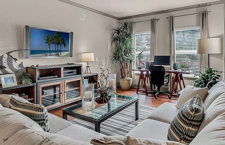 Andros Isles Apartments — Photo 12
