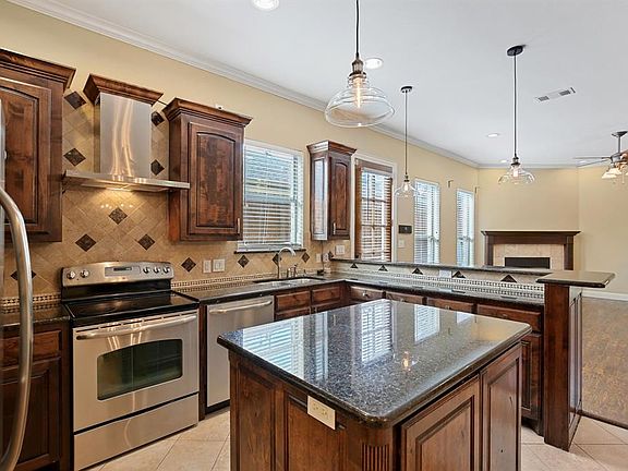 5th image of 5516-18 Winton St