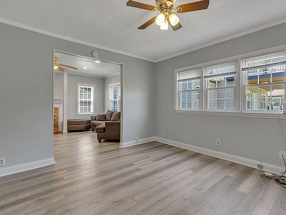 5th image of 1609 Jackson St