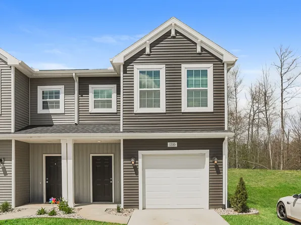 1310 Timber Hollow Ct, Greenville, MI 48838