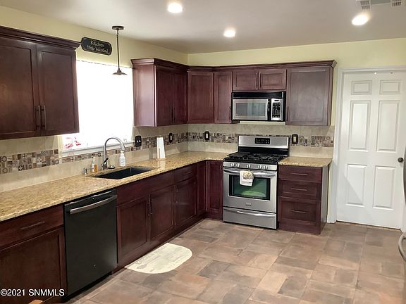 4th image of 1718 Valencia Dr