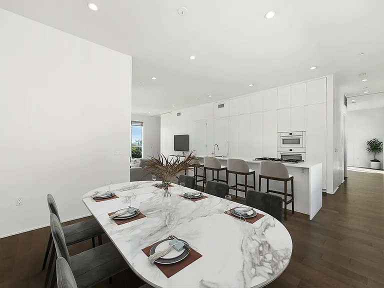 935 N San Vicente Blvd #7 — Photo 4
