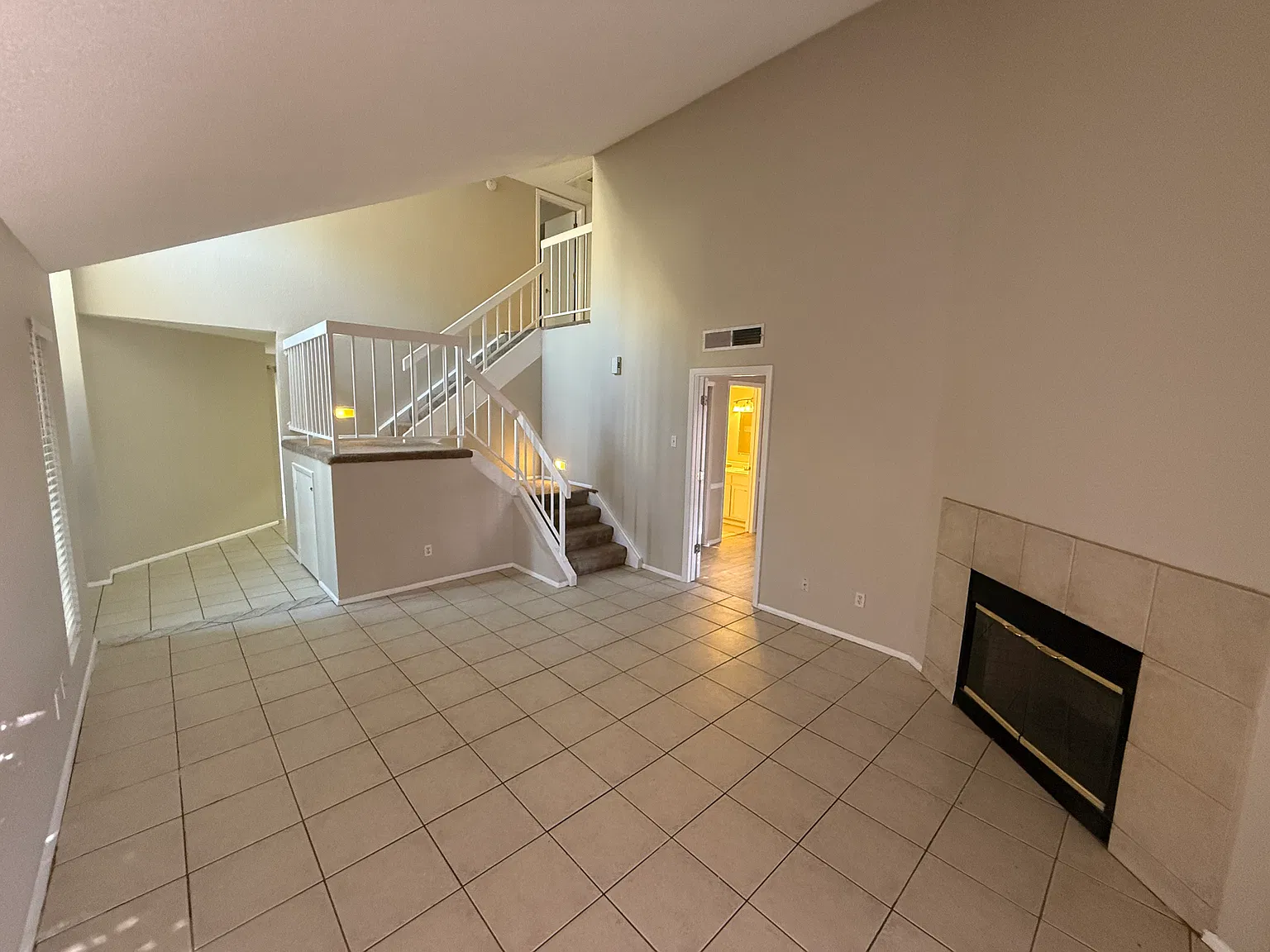 2 bed, 1247 sqft, $1,350 — Photo 4