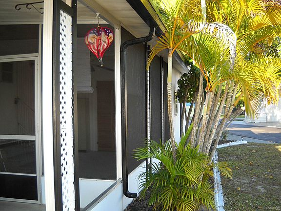 Right side view
