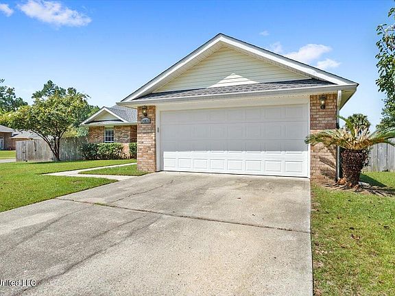 3rd image of 14035 Maddie Cir