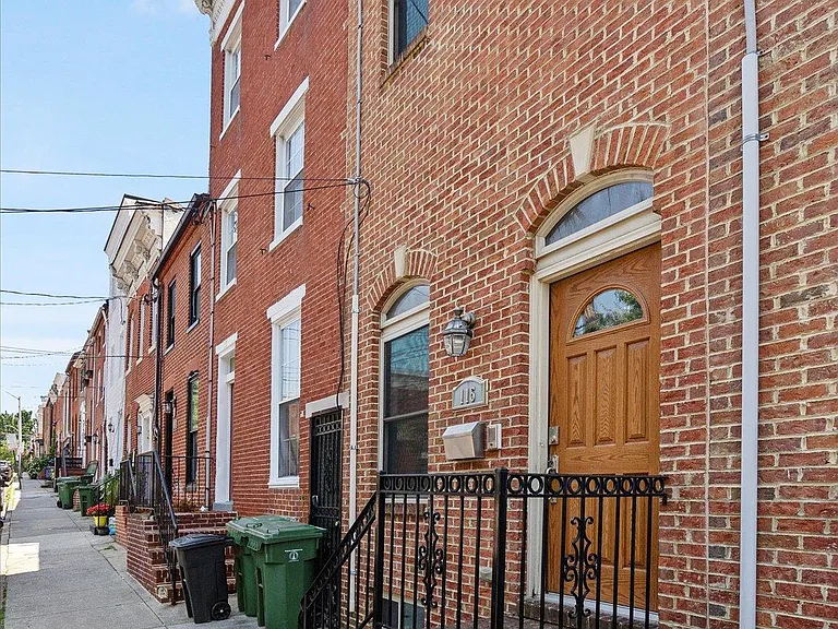 115 E Cross St — Photo 31