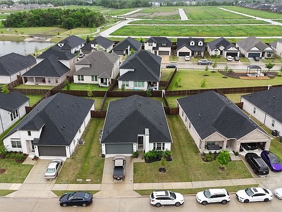 4th image of 542 Chase Creek Dr