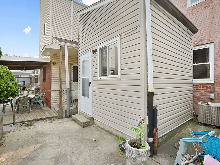 321 Taylor St — Photo 20