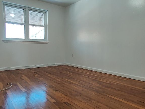4th image of 453 Torry Ave #3