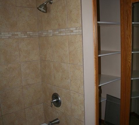 2nd image of 282 N Oaklawn Ave #1