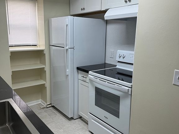 3rd image of 1402 University City Blvd APT G