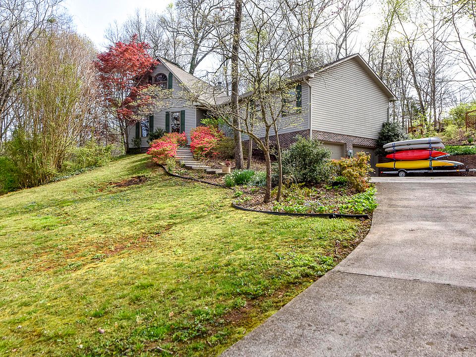 1st image of 3002 Shadowbrook Dr