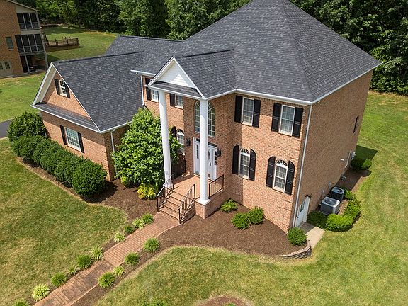 2nd image of 5027 Cobblestone Dr