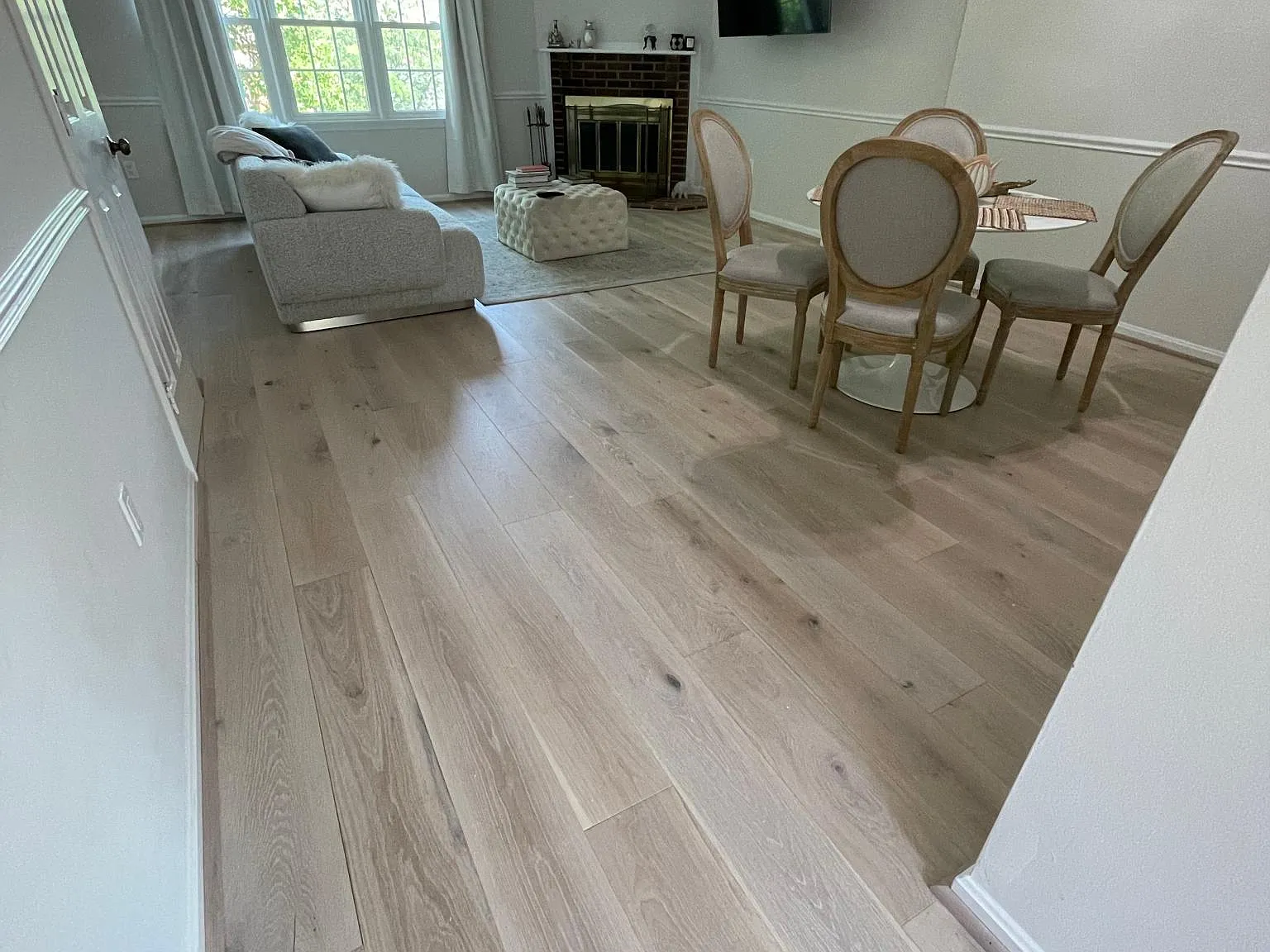 2522B N Fairfax Dr — Photo 2