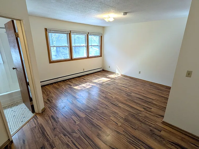 18 Arthur Ave SE — Photo 3