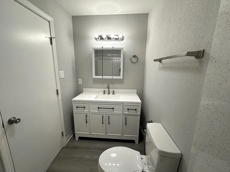 5324 Holiday Dr. — Photo 16