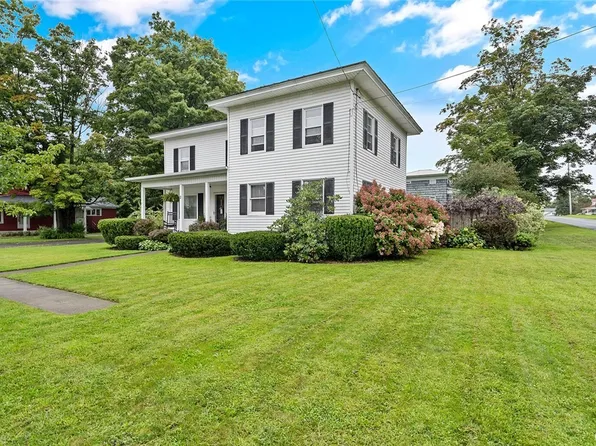 2 Church St, Lacona, NY 13083