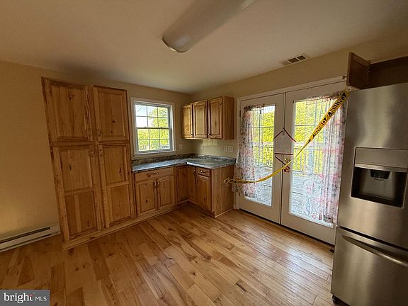 5th image of 259 Emerald Dr