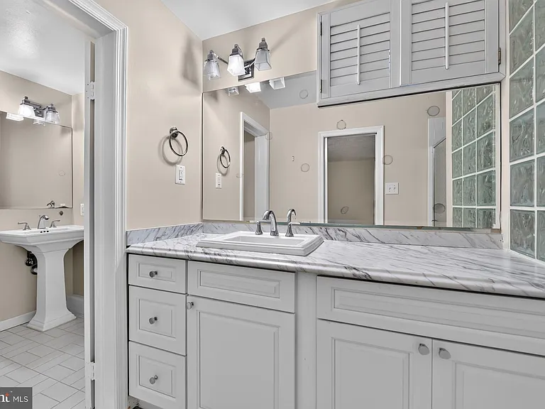 1022 Delf Dr — Photo 33