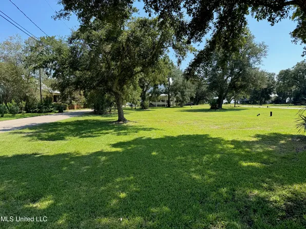 120 Citizen St, Bay Saint Louis, MS 39520