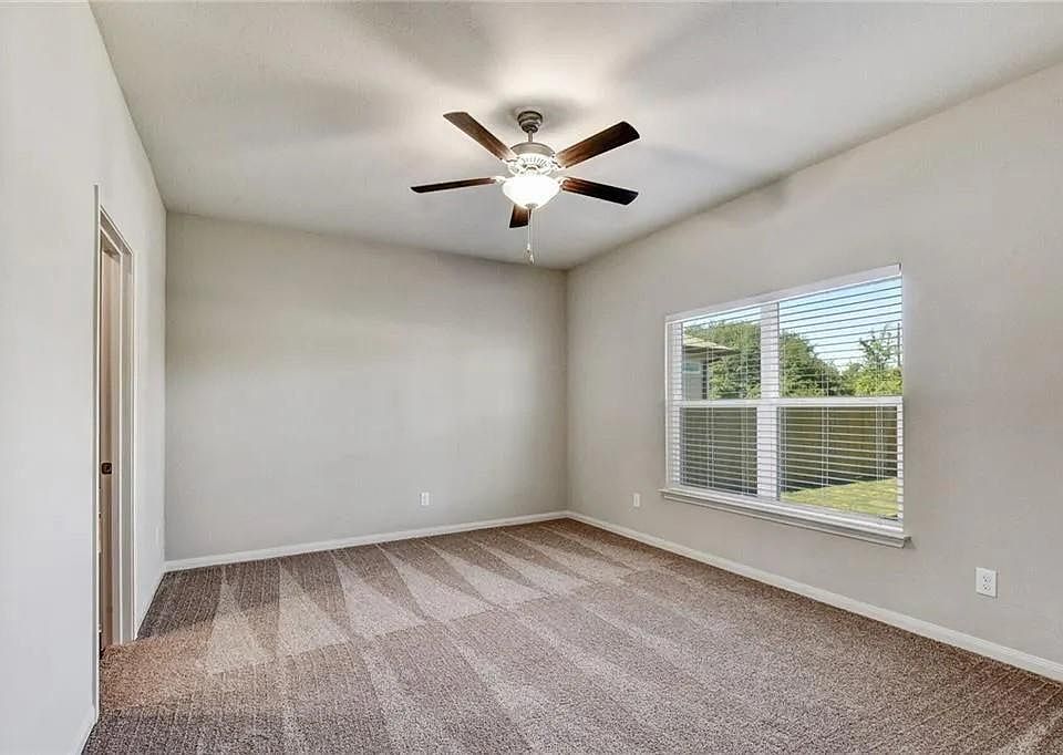 1st image of 313 Mount Vernon Way