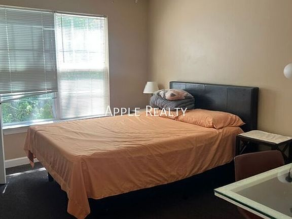 4th image of 929 Morreene Rd APT D22