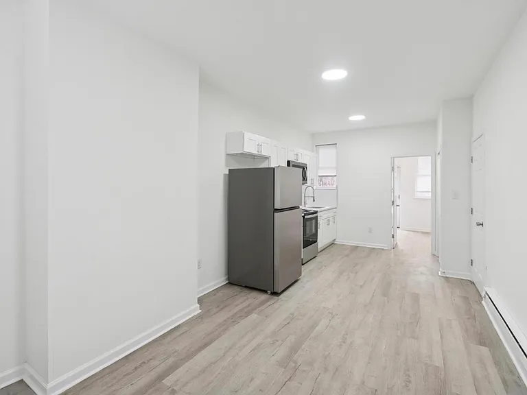 2603 N Hollywood St — Photo 1