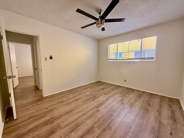 12002 Hart St #2 — Photo 20