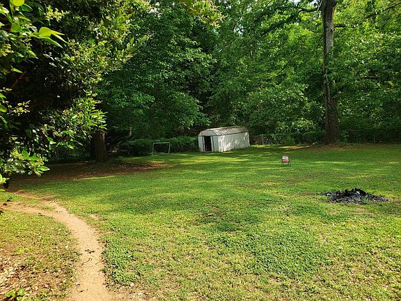4th image of 211 Belair Ln