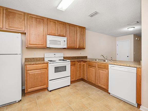 4th image of 3214 Academy Park Pl