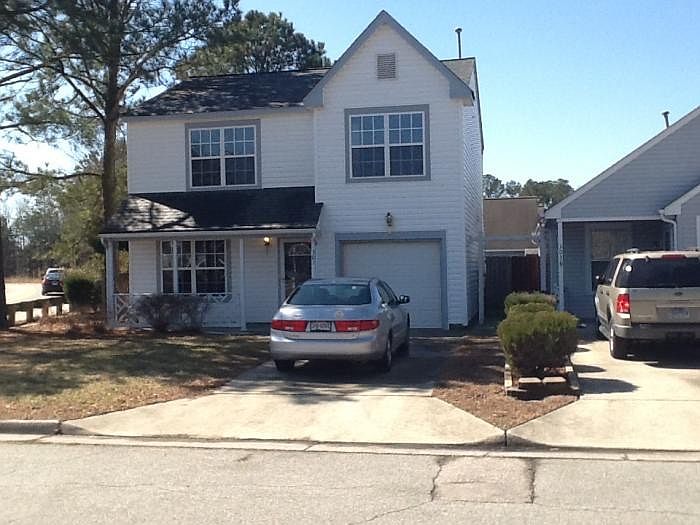 Front with driveway