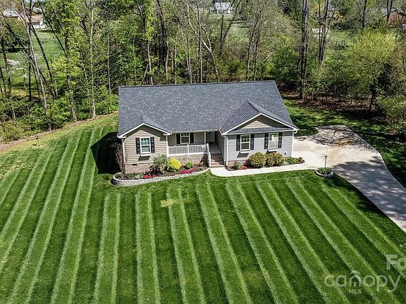 3rd image of 195 Meadow Oaks Dr #42