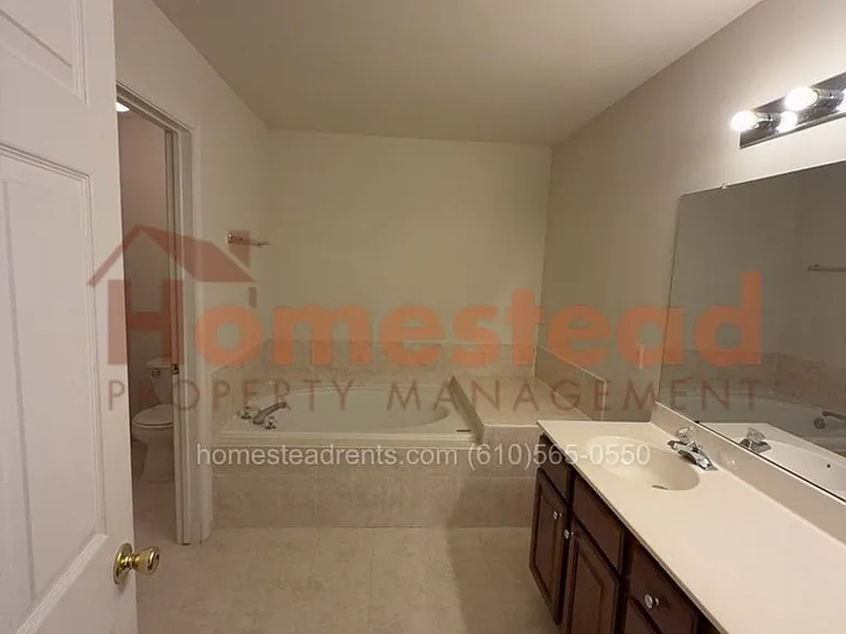 244 S Azalea Ct — Photo 24