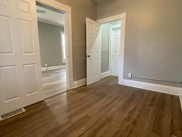 847 Clark St — Photo 14