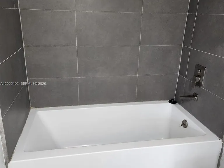 2445 SW 18th Ter #711 — Photo 8