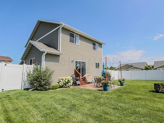 4th image of 501 36th Ave W
