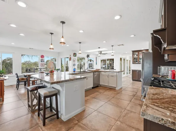 21285 E Acampo Rd, Clements, CA 95227