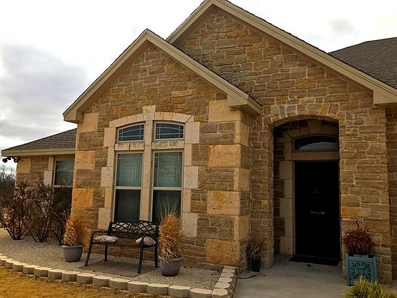 3rd image of 3201 Lakota Ln