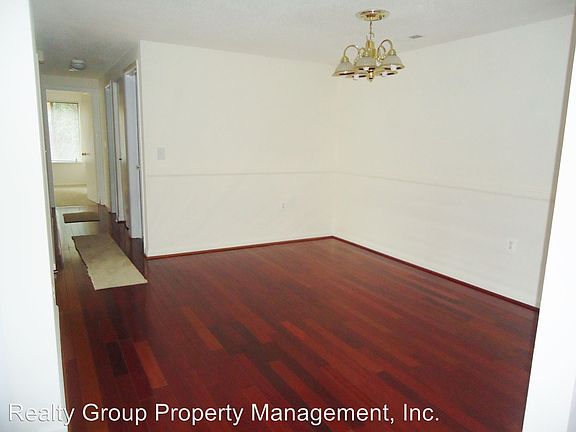 4th image of 18010 Chalet Dr APT 201