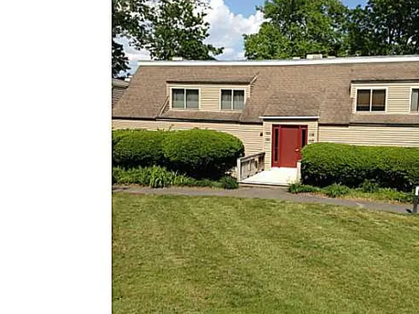 123 Library Ln, Simsbury, CT 06070