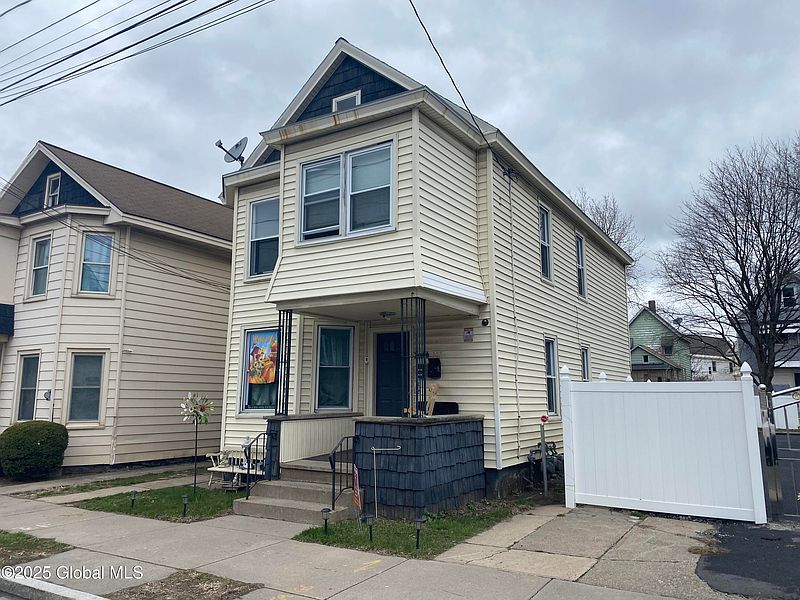 2nd image of 1007 Strong Street