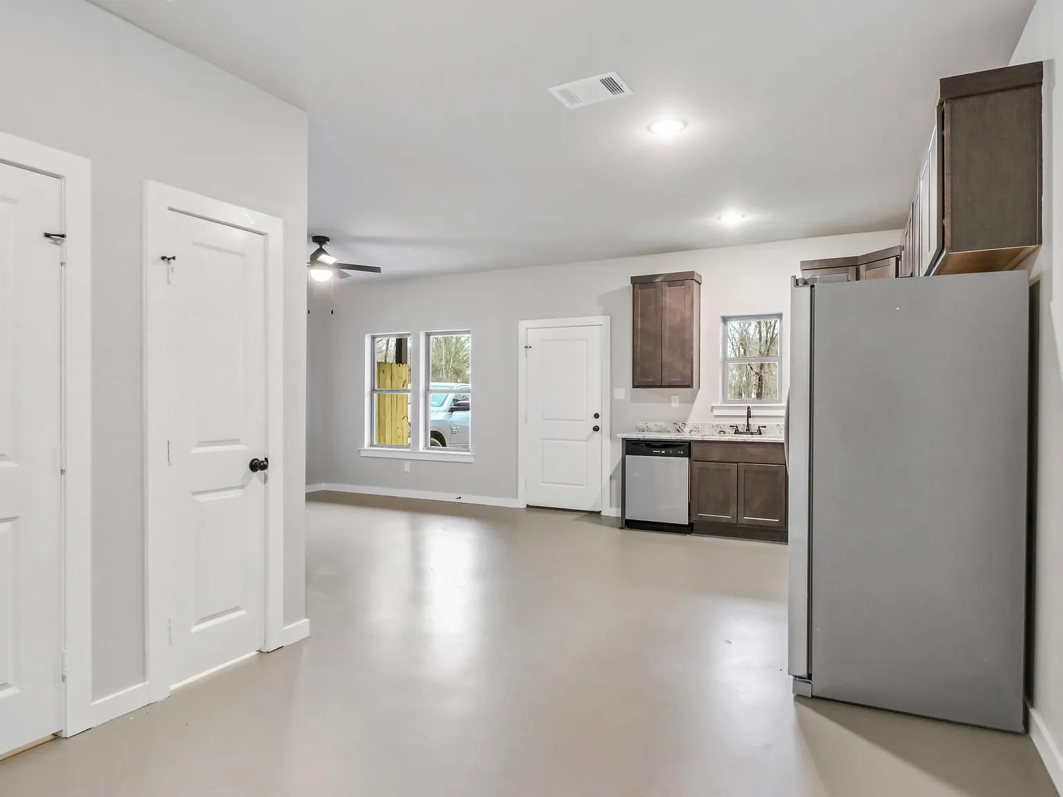3 bed, 1320 sqft, $1,690 — Photo 3