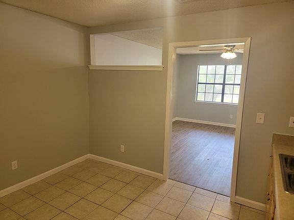 4th image of 1030 Sable Dr #A