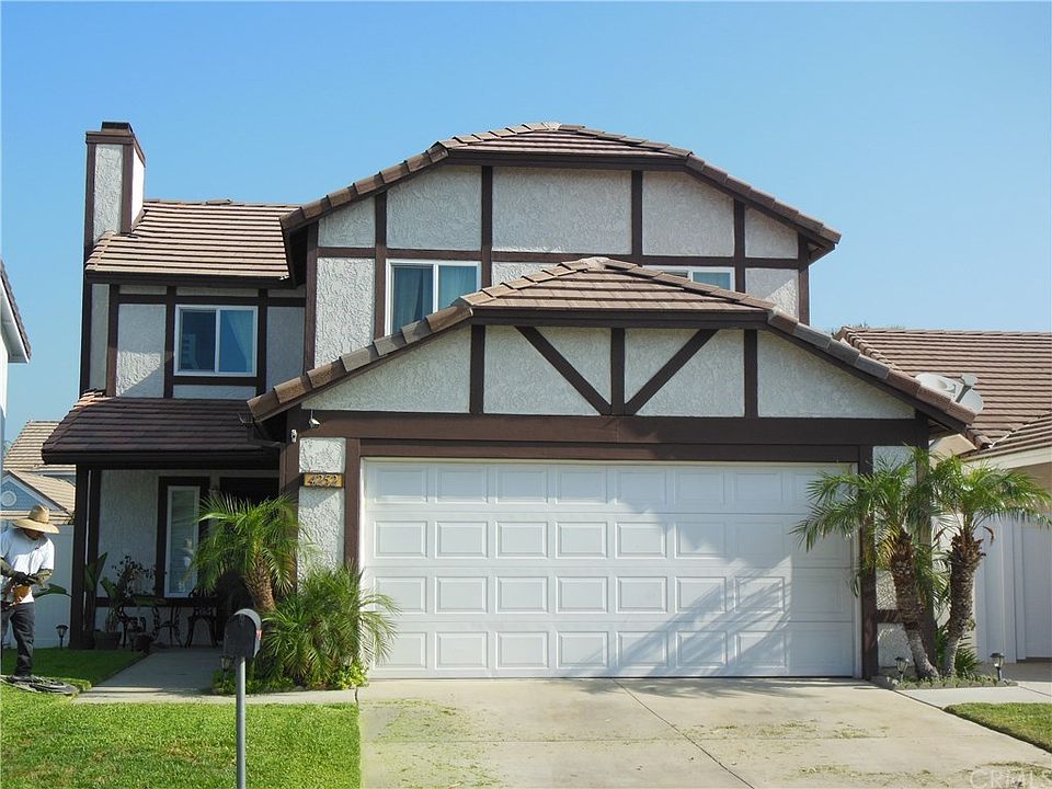 1st image of 4252 Valerie Ln